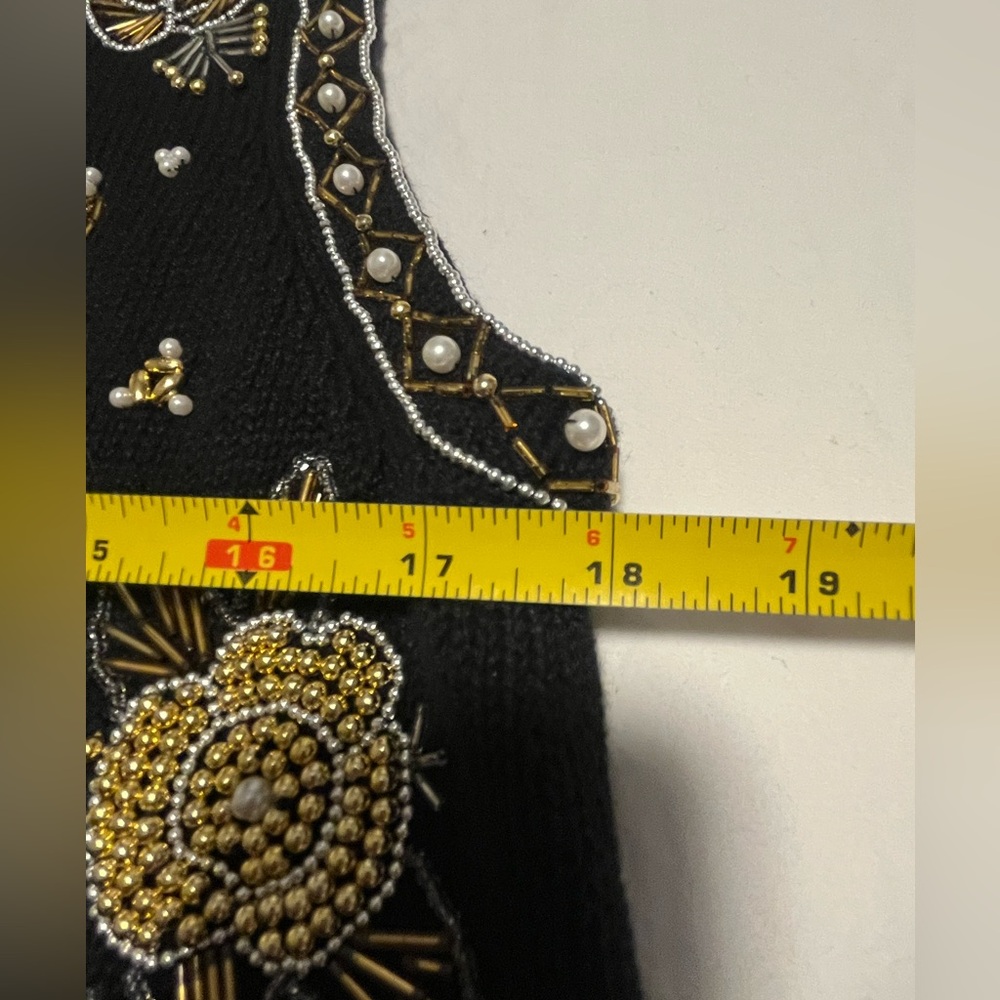 Vintage Women’s SML Sport LTD Black & Gold Embroidery Sweater Vest Size M - Picture 10 of 10